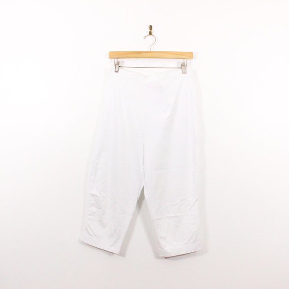 *Liz Claiborne White Capris - Picture 3 of 6